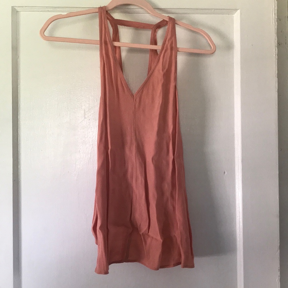 Peachy v-neck/open back tank